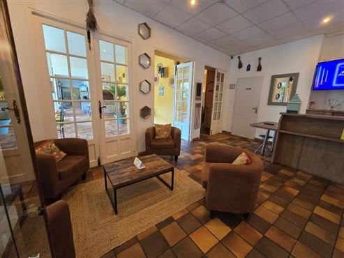 Außergewöhnliches Anwesen im Herzen der Drôme Provençale: Charmantes Hotel mit vielseitigem Potenzial – neu zu gestalten als Hotelprojekt, Gästehaus oder Familienanwesen