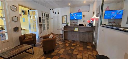 Außergewöhnliches Anwesen im Herzen der Drôme Provençale: Charmantes Hotel mit vielseitigem Potenzial – neu zu gestalten als Hotelprojekt, Gästehaus oder Familienanwesen