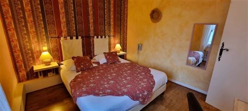 Außergewöhnliches Anwesen im Herzen der Drôme Provençale: Charmantes Hotel mit vielseitigem Potenzial – neu zu gestalten als Hotelprojekt, Gästehaus oder Familienanwesen