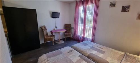 Außergewöhnliches Anwesen im Herzen der Drôme Provençale: Charmantes Hotel mit vielseitigem Potenzial – neu zu gestalten als Hotelprojekt, Gästehaus oder Familienanwesen