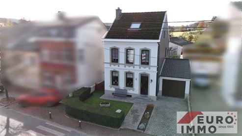 Ein kleines Juwel im Herzen von Membach: Charme und Authentizität in idealer Lage, die dörfliche Ruhe, Natur und hervorragende Erreichbarkeit vereint