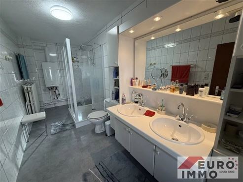 Ein kleines Juwel im Herzen von Membach: Charme und Authentizität in idealer Lage, die dörfliche Ruhe, Natur und hervorragende Erreichbarkeit vereint