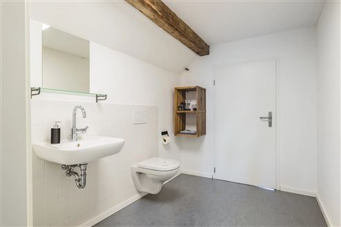 Aufwendig sanierte historische Hofanlage mit Herrenhaus, Zwei-Familienhaus u. großen Stallungen