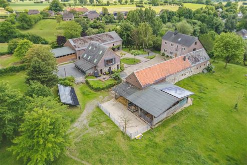 Authentisch restauriertes, exklusives Herrenhaus in historischer Hofanlage – mit Stallungen und Ausbaupotenzial
