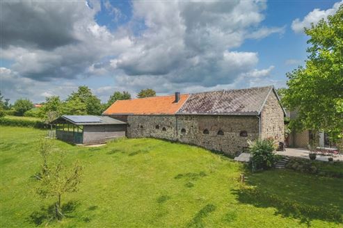 Authentisch restauriertes, exklusives Herrenhaus in historischer Hofanlage – mit Stallungen und Ausbaupotenzial