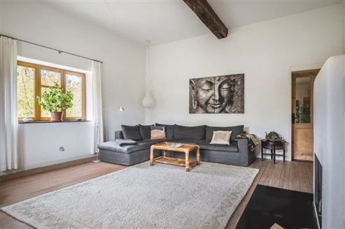 Authentisch restauriertes, exklusives Herrenhaus in historischer Hofanlage – mit Stallungen und Ausbaupotenzial