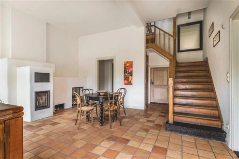 Authentisch restauriertes, exklusives Herrenhaus in historischer Hofanlage – mit Stallungen und Ausbaupotenzial