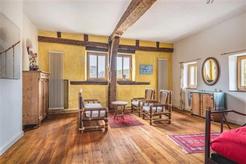 Authentisch restauriertes, exklusives Herrenhaus in historischer Hofanlage – mit Stallungen und Ausbaupotenzial