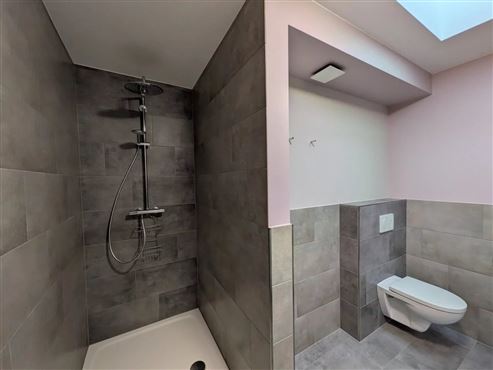 Zeitgemäßes Wohnen mit Komfort und optimaler Urbananbindung – mit Terrasse, Fernblick und Tiefgaragenstellplatz