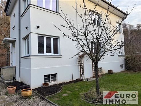 Frisch renovierte Erdgeschoss-Wohnung mit Balkon und Garage in behaglicher Atmosphäre!