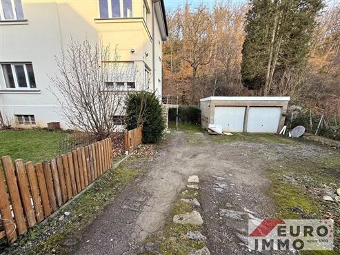 Frisch renovierte Erdgeschoss-Wohnung mit Balkon und Garage in behaglicher Atmosphäre!