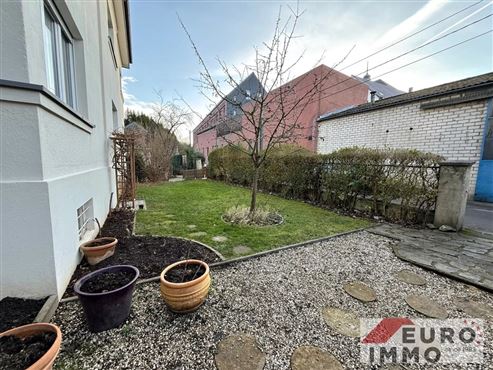 Frisch renovierte Erdgeschoss-Wohnung mit Balkon und Garage in behaglicher Atmosphäre!