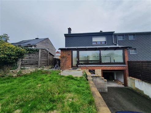 Geräumiges Eckhaus mit Garage und Garten in naturnaher Lage von Walhorn