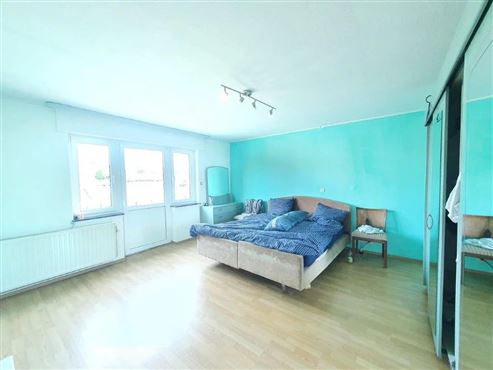 Geräumiges Eckhaus mit Garage und Garten in naturnaher Lage von Walhorn