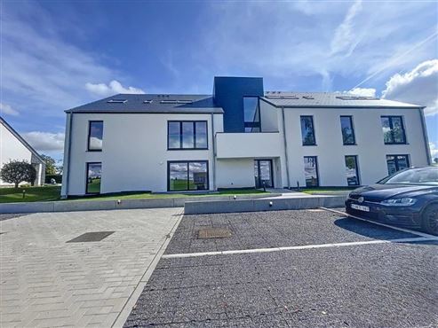 Natur und Mobilität im Einklang – komfortable Dachgeschosswohnung mit modernem, warmem Wohngefühl und optimaler Grenzanbindung an Luxemburg