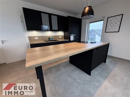 Natur und Mobilität im Einklang – komfortable Dachgeschosswohnung mit modernem, warmem Wohngefühl und optimaler Grenzanbindung an Luxemburg