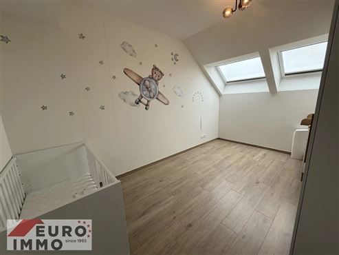 Natur und Mobilität im Einklang – komfortable Dachgeschosswohnung mit modernem, warmem Wohngefühl und optimaler Grenzanbindung an Luxemburg