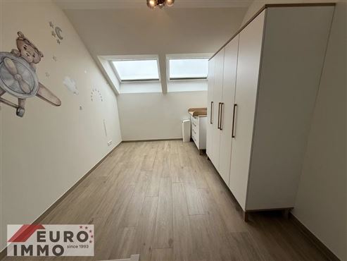 Natur und Mobilität im Einklang – komfortable Dachgeschosswohnung mit modernem, warmem Wohngefühl und optimaler Grenzanbindung an Luxemburg