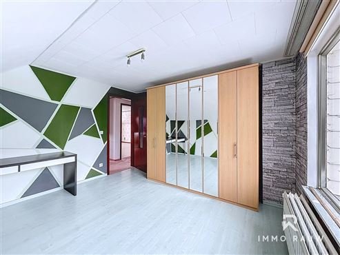 Großzügiges Einfamilienhaus mit Garten in Hinderhausen!