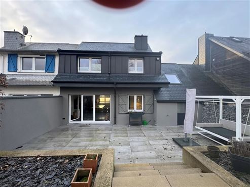 Einziehen & wohlfühlen: Vollständig renoviertes und modernisiertes Einfamilienhaus in idealer Grenzlage