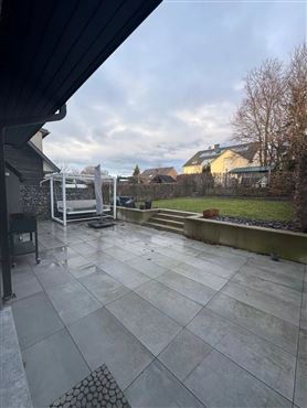 Einziehen & wohlfühlen: Vollständig renoviertes und modernisiertes Einfamilienhaus in idealer Grenzlage