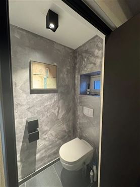 Einziehen & wohlfühlen: Vollständig renoviertes und modernisiertes Einfamilienhaus in idealer Grenzlage