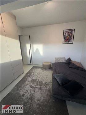 Einziehen & wohlfühlen: Vollständig renoviertes und modernisiertes Einfamilienhaus in idealer Grenzlage