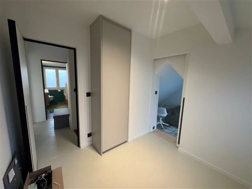 Einziehen & wohlfühlen: Vollständig renoviertes und modernisiertes Einfamilienhaus in idealer Grenzlage