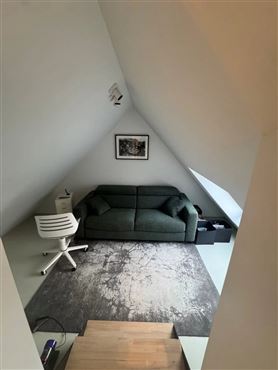 Einziehen & wohlfühlen: Vollständig renoviertes und modernisiertes Einfamilienhaus in idealer Grenzlage