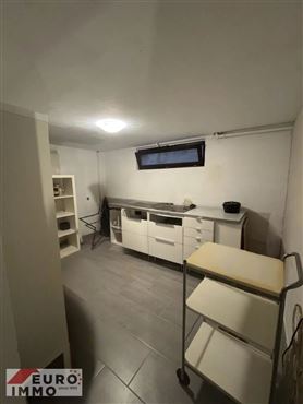 Einziehen & wohlfühlen: Vollständig renoviertes und modernisiertes Einfamilienhaus in idealer Grenzlage