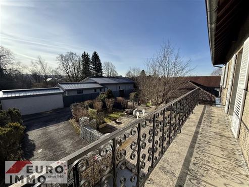 Außergewöhnliche Adresse als Haupt- oder Zweitwohnsitz: prestigeträchtiges Duplex mit Charme, Gemeinschaftspool und großer Terrasse in privilegierter Naturlage im Herzen des französischen Jura