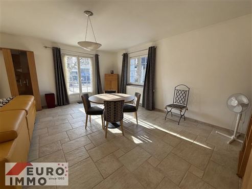 Außergewöhnliche Adresse als Haupt- oder Zweitwohnsitz: prestigeträchtiges Duplex mit Charme, Gemeinschaftspool und großer Terrasse in privilegierter Naturlage im Herzen des französischen Jura