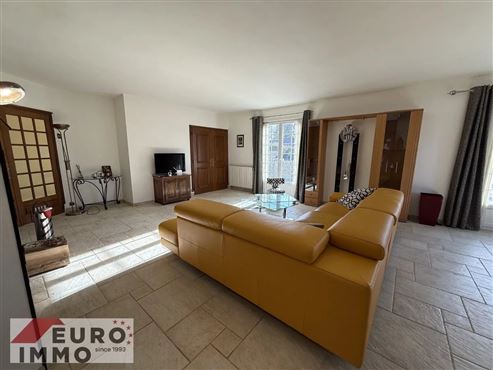 Außergewöhnliche Adresse als Haupt- oder Zweitwohnsitz: prestigeträchtiges Duplex mit Charme, Gemeinschaftspool und großer Terrasse in privilegierter Naturlage im Herzen des französischen Jura