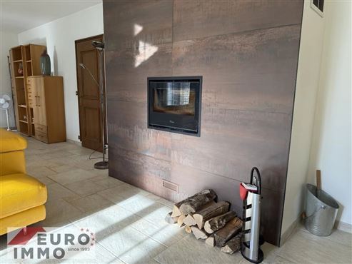 Außergewöhnliche Adresse als Haupt- oder Zweitwohnsitz: prestigeträchtiges Duplex mit Charme, Gemeinschaftspool und großer Terrasse in privilegierter Naturlage im Herzen des französischen Jura