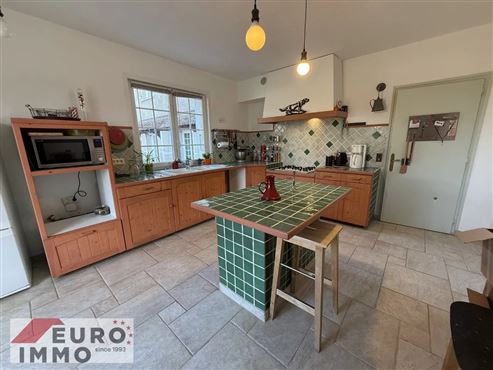 Außergewöhnliche Adresse als Haupt- oder Zweitwohnsitz: prestigeträchtiges Duplex mit Charme, Gemeinschaftspool und großer Terrasse in privilegierter Naturlage im Herzen des französischen Jura