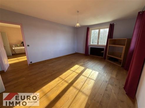 Außergewöhnliche Adresse als Haupt- oder Zweitwohnsitz: prestigeträchtiges Duplex mit Charme, Gemeinschaftspool und großer Terrasse in privilegierter Naturlage im Herzen des französischen Jura