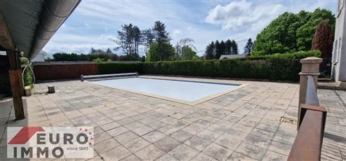 Außergewöhnliche Adresse als Haupt- oder Zweitwohnsitz: prestigeträchtiges Duplex mit Charme, Gemeinschaftspool und großer Terrasse in privilegierter Naturlage im Herzen des französischen Jura