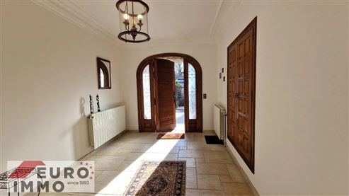 Außergewöhnliche Adresse als Haupt- oder Zweitwohnsitz: prestigeträchtiges Duplex mit Charme, Gemeinschaftspool und großer Terrasse in privilegierter Naturlage im Herzen des französischen Jura