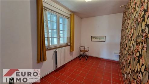 Außergewöhnliche Adresse als Haupt- oder Zweitwohnsitz: prestigeträchtiges Duplex mit Charme, Gemeinschaftspool und großer Terrasse in privilegierter Naturlage im Herzen des französischen Jura