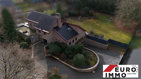 Architektonisches Statement in Form einer exklusiven Villa mit modernisiertem XXL-Wohnerlebnis in unverbaubarer Waldrandlage