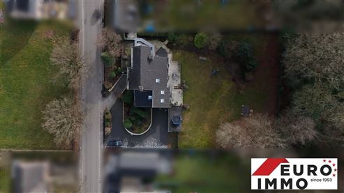 Architektonisches Statement in Form einer exklusiven Villa mit modernisiertem XXL-Wohnerlebnis in unverbaubarer Waldrandlage