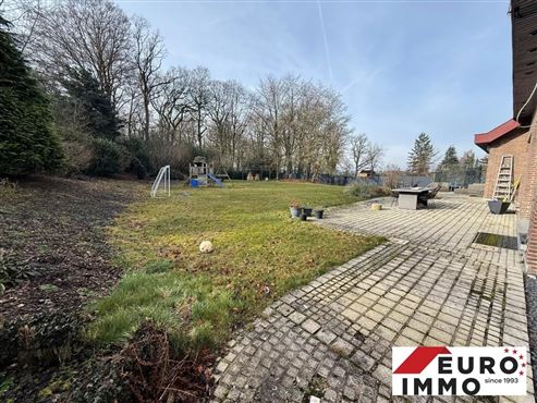 Architektonisches Statement in Form einer exklusiven Villa mit modernisiertem XXL-Wohnerlebnis in unverbaubarer Waldrandlage