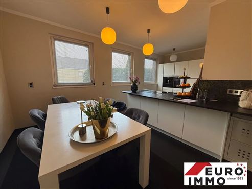 Architektonisches Statement in Form einer exklusiven Villa mit modernisiertem XXL-Wohnerlebnis in unverbaubarer Waldrandlage