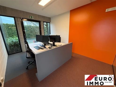 Polyvalentes Industriegebäude mit Büros, Lager/Werkstatt im Herzen des East Belgium Park – Strategische Sichtbarkeit und optimale Erreichbarkeit