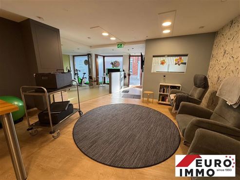 Mittendrin im Geschehen – Moderne, vollständig renovierte Gewerbefläche mit zwei Haupteingängen im Herzen von Eupen