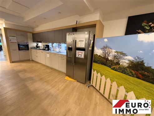 Mittendrin im Geschehen – Moderne, vollständig renovierte Gewerbefläche mit zwei Haupteingängen im Herzen von Eupen