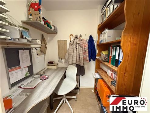 Mittendrin im Geschehen – Moderne, vollständig renovierte Gewerbefläche mit zwei Haupteingängen im Herzen von Eupen