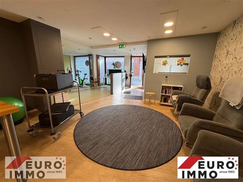 Mittendrin im Geschehen – Moderne, vollständig renovierte Gewerbefläche mit zwei Haupteingängen im Herzen von Eupen