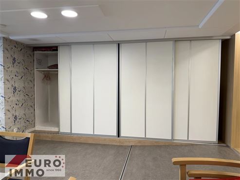 Mittendrin im Geschehen – Moderne, vollständig renovierte Gewerbefläche mit zwei Haupteingängen im Herzen von Eupen