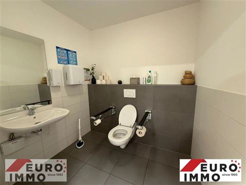 Mittendrin im Geschehen – Moderne, vollständig renovierte Gewerbefläche mit zwei Haupteingängen im Herzen von Eupen